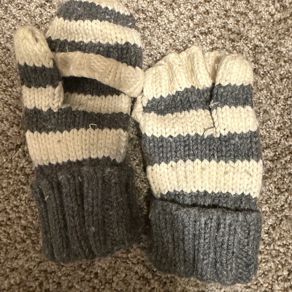 PINK Victoria's Secret Mittens/Gloves - Picture 2 of 2